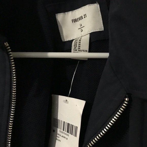 Bomber jacket - Picture 3 of 4